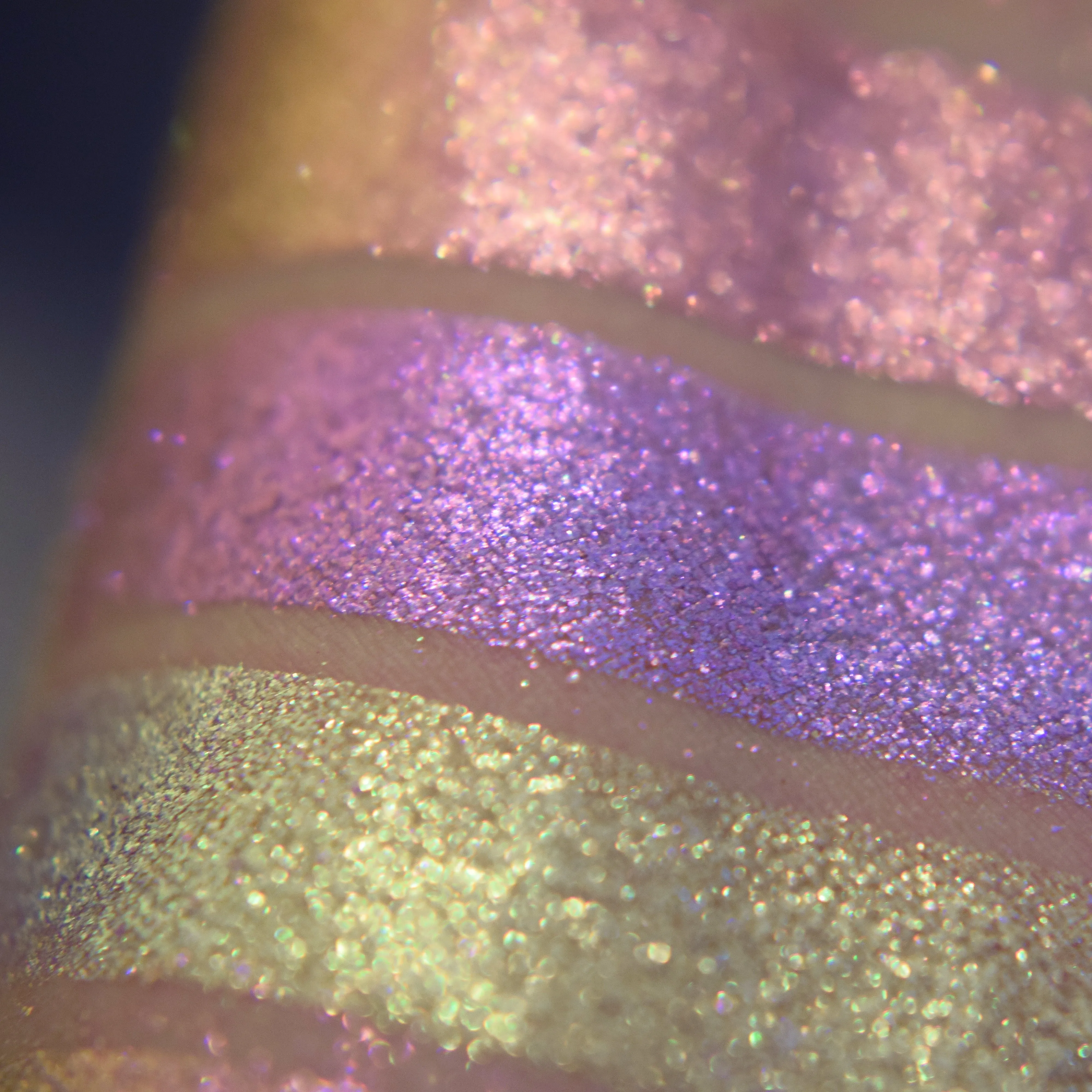 FOR ALL ETERNITY  - chromatic eyeshadow topper