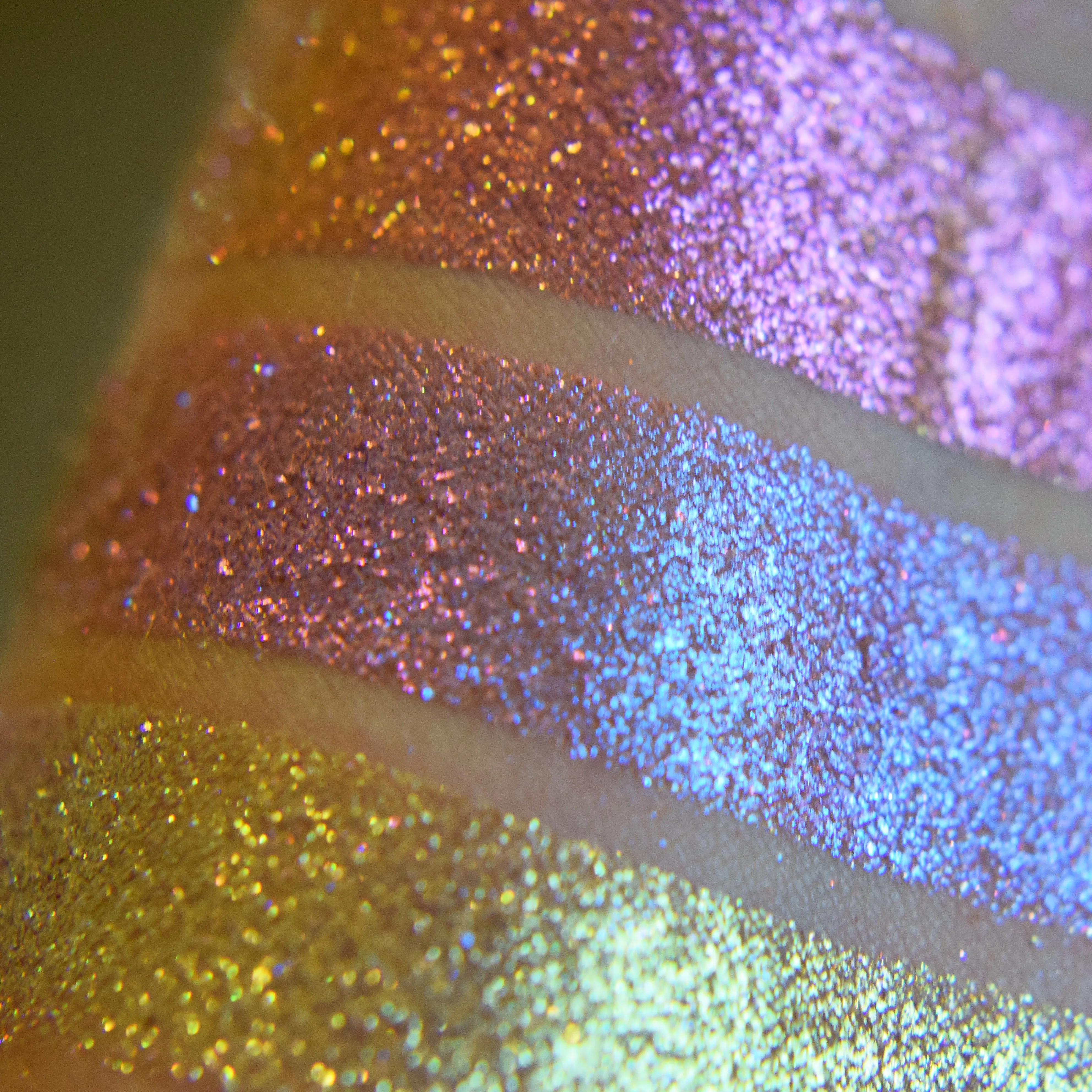 FOR ALL ETERNITY  - chromatic eyeshadow topper