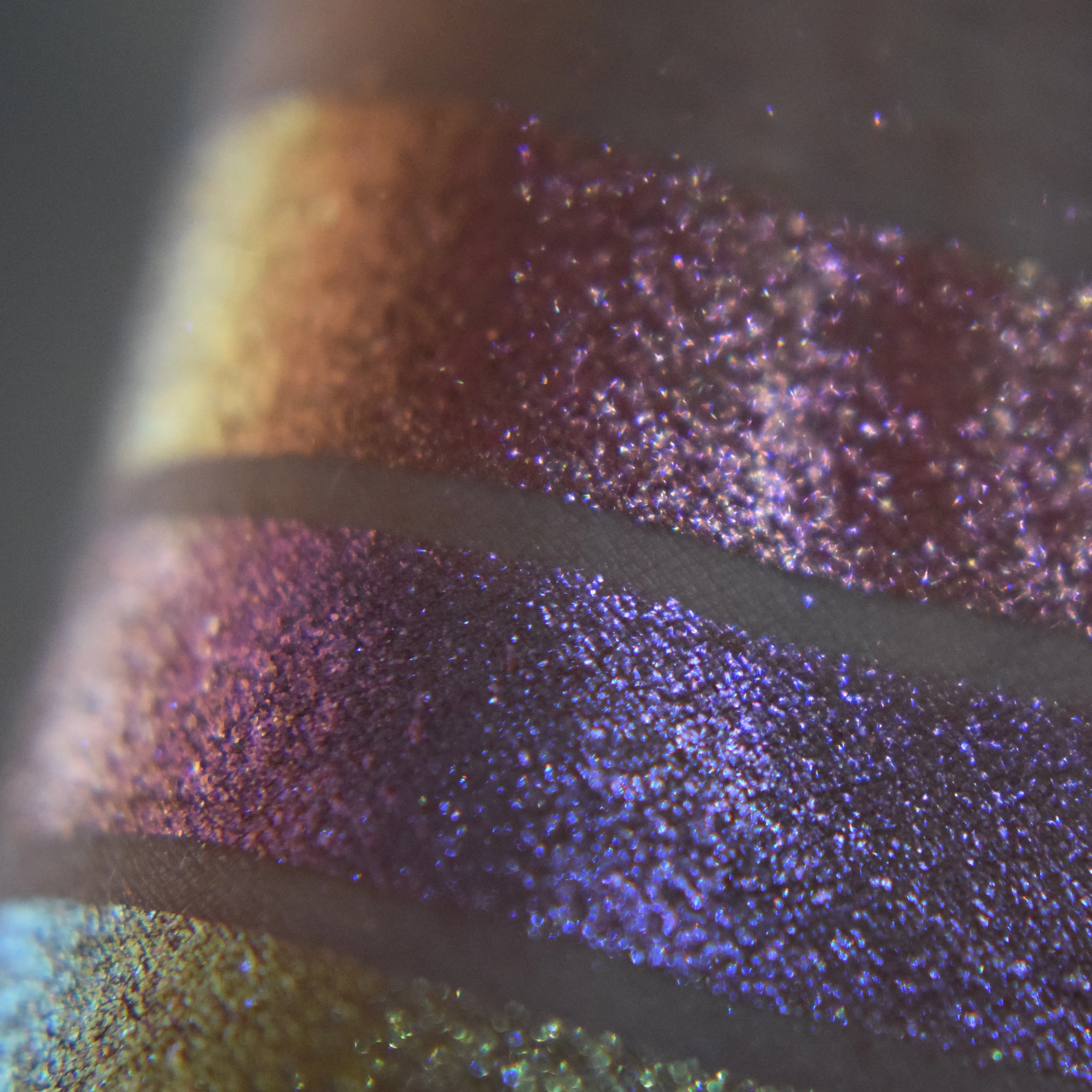 FOR ALL ETERNITY  - chromatic eyeshadow topper