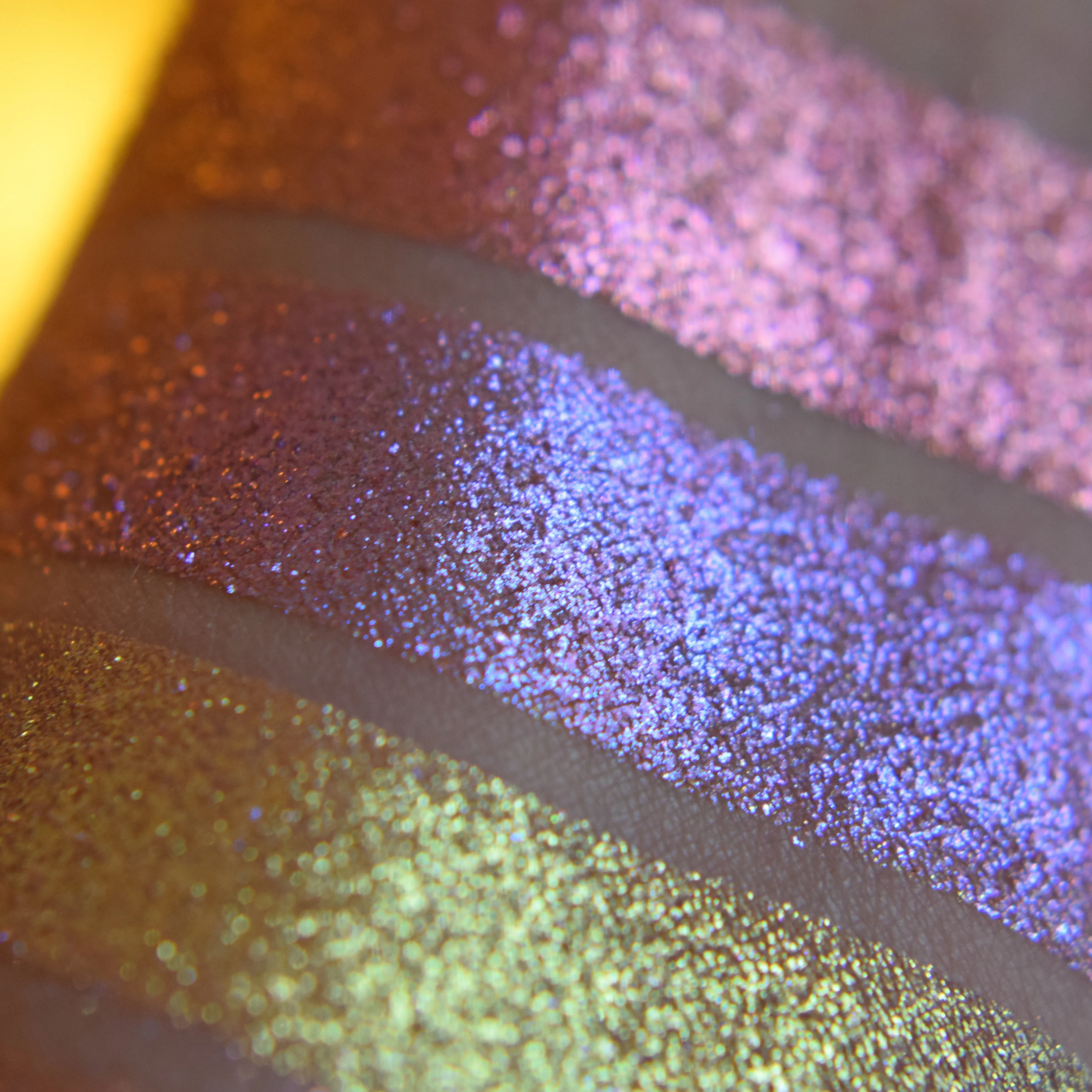 FOR ALL ETERNITY  - chromatic eyeshadow topper