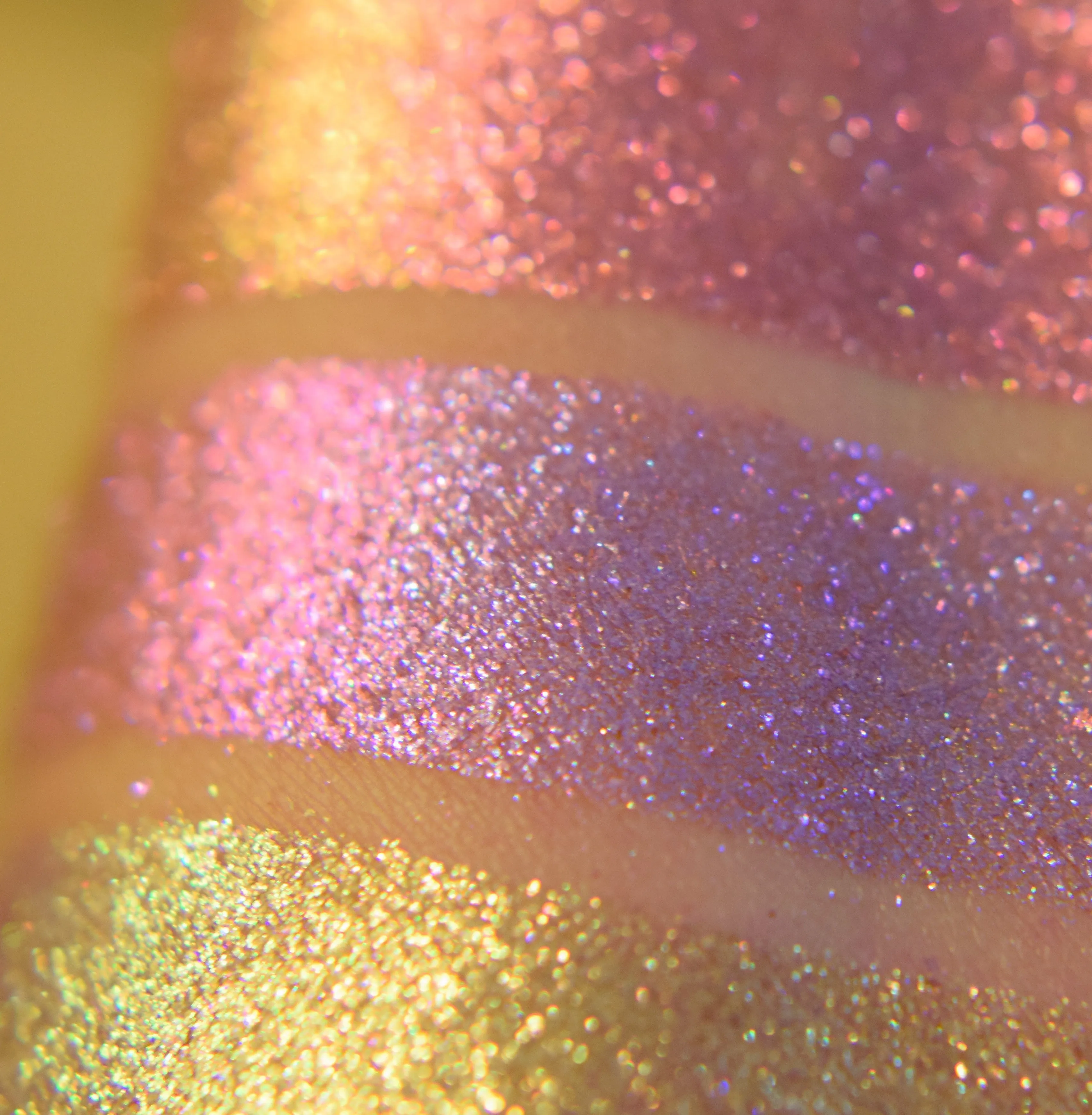 FOR ALL ETERNITY  - chromatic eyeshadow topper