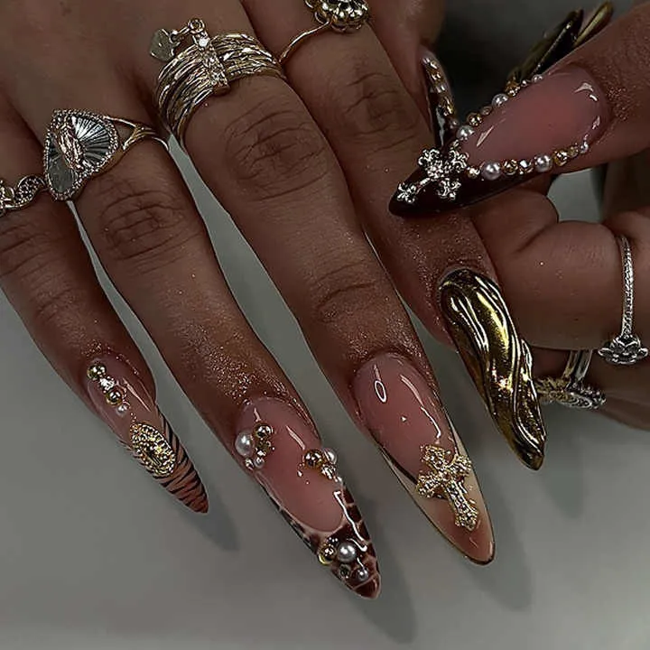 French Leopard Print 3D Diamond Pointed-أظافر صناعية ثلاثية