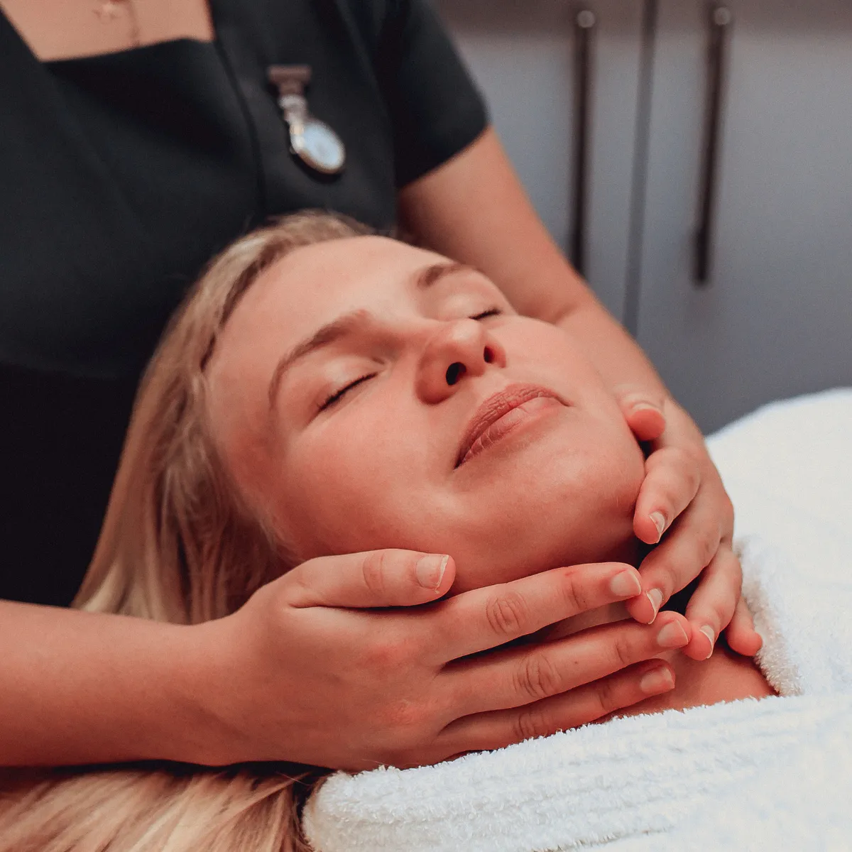 PURE Spa Facial - 60 min Treatment